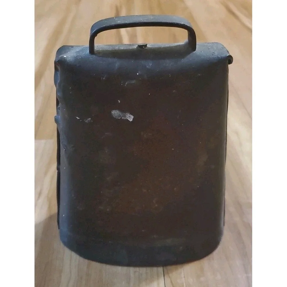 The Unbranded Brand antique primitive